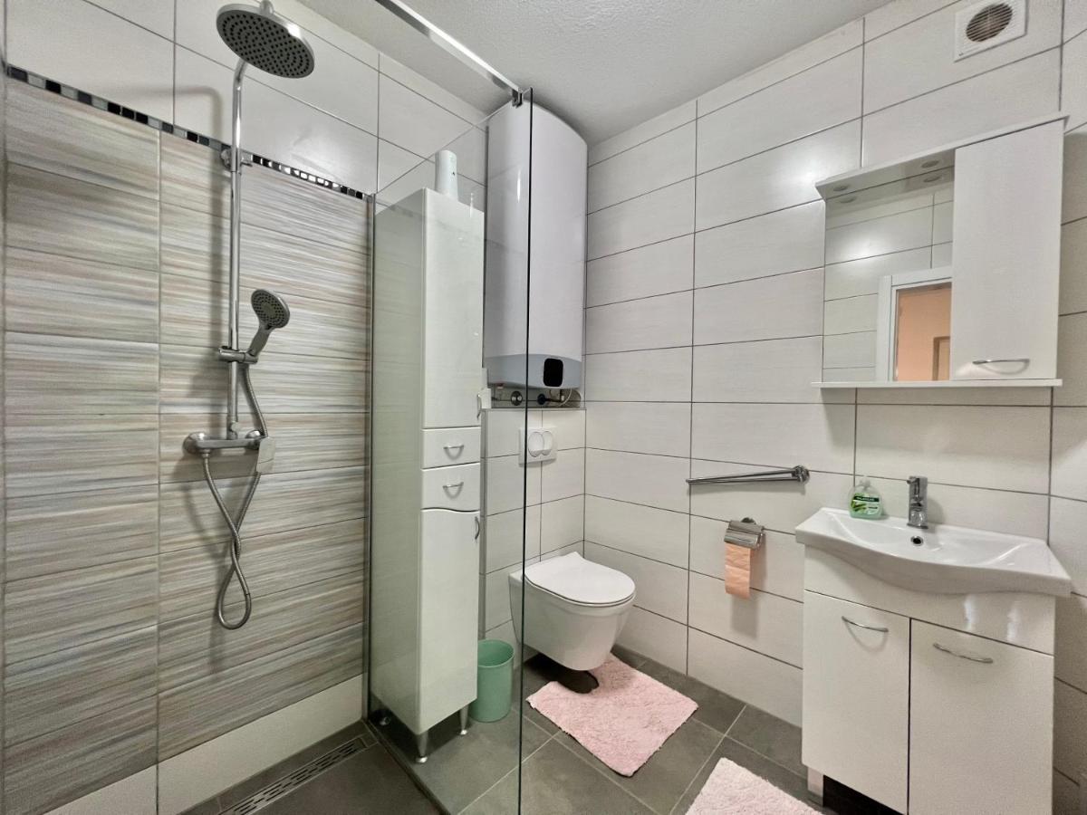 Apartmani Ana 德拉马利 外观 照片