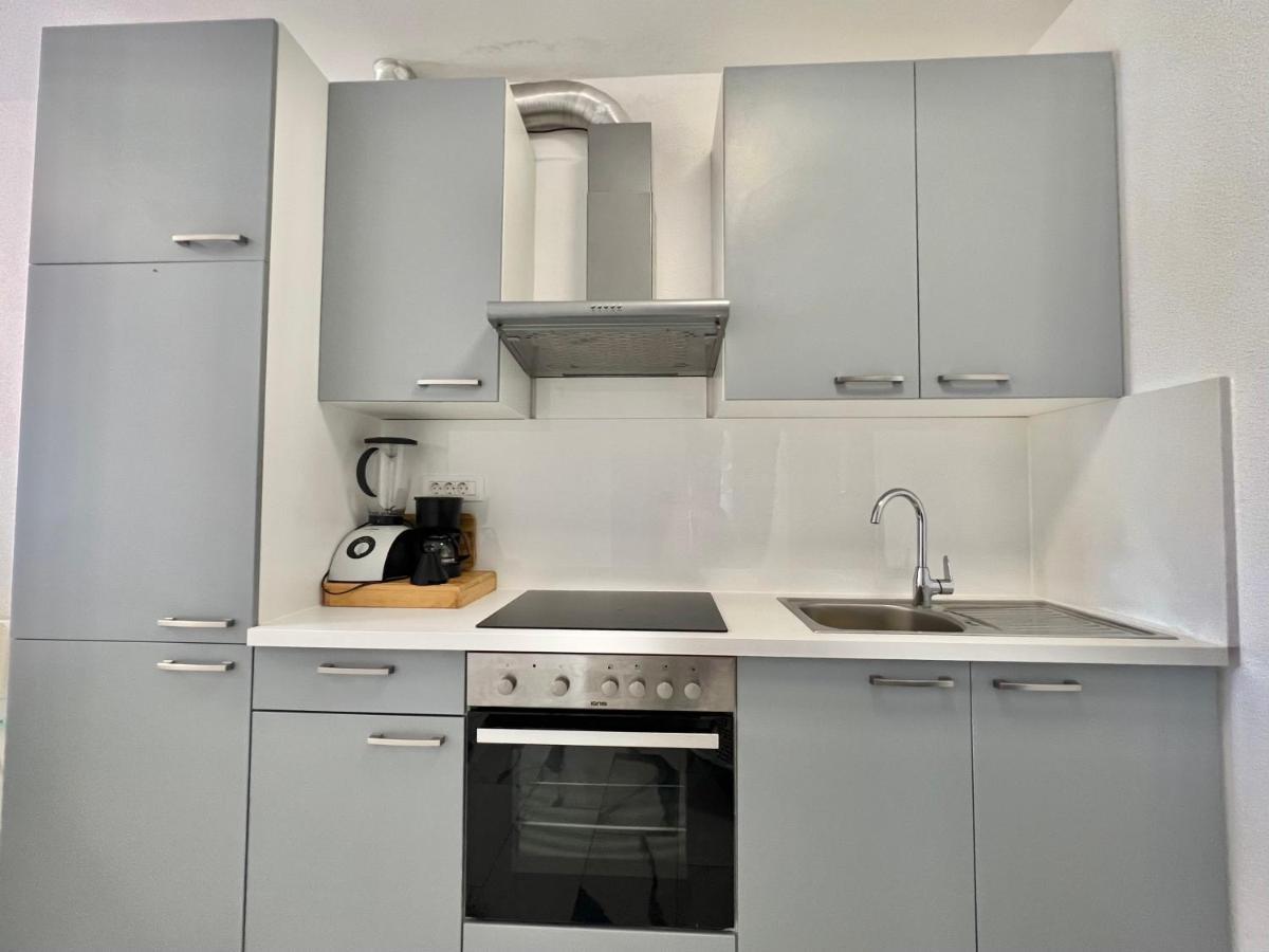 Apartmani Ana 德拉马利 外观 照片