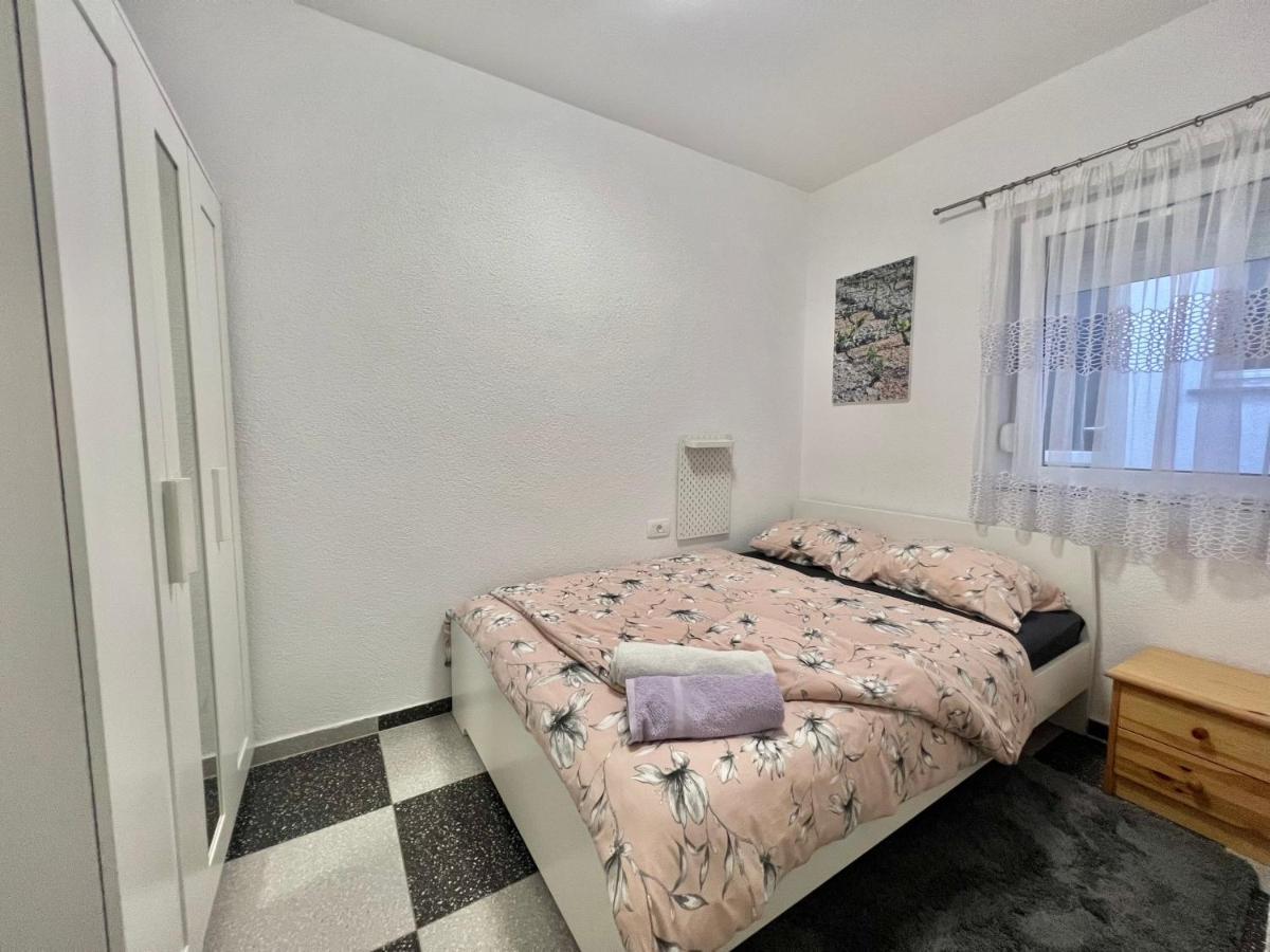 Apartmani Ana 德拉马利 外观 照片