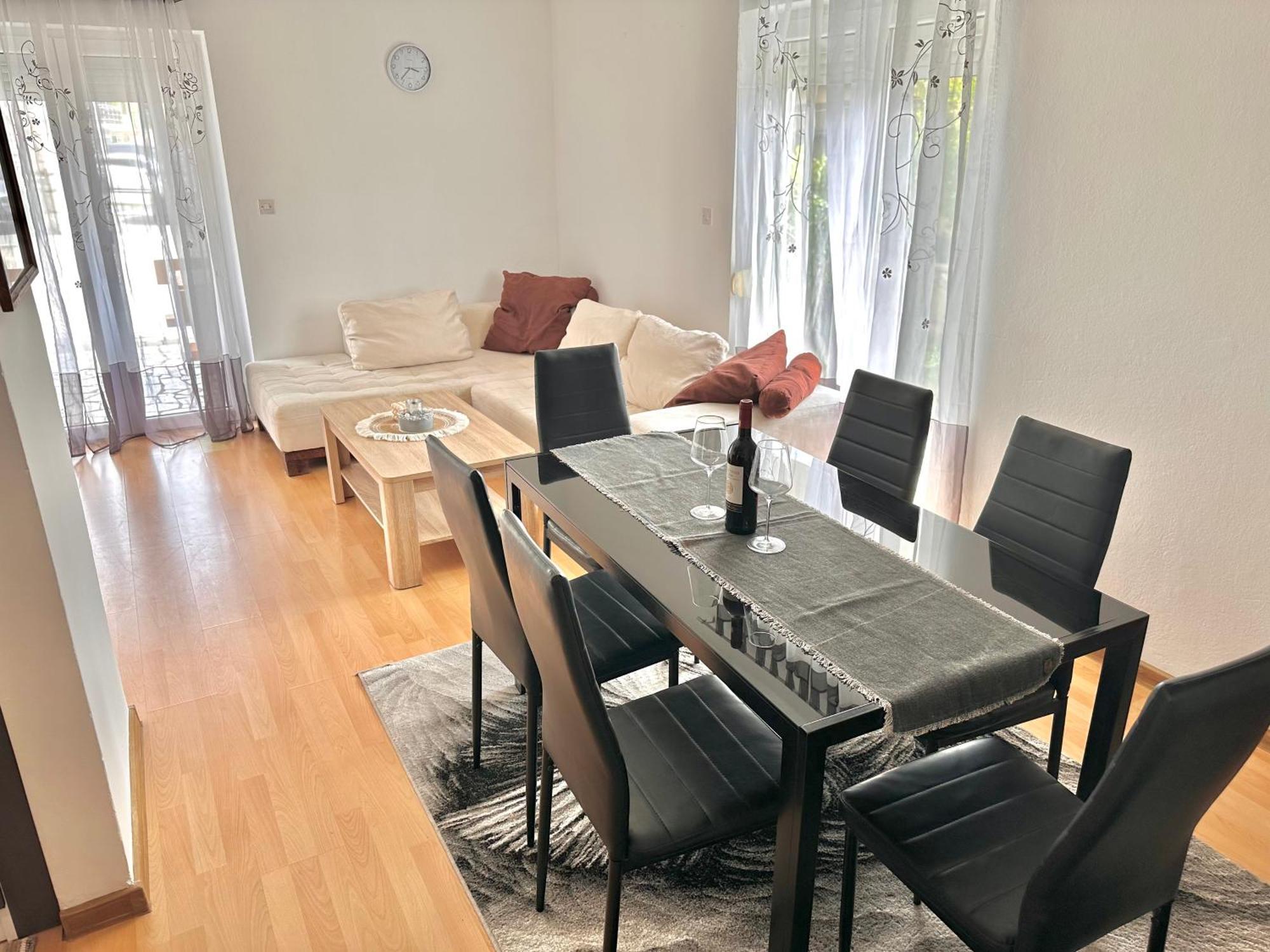Apartmani Ana 德拉马利 外观 照片